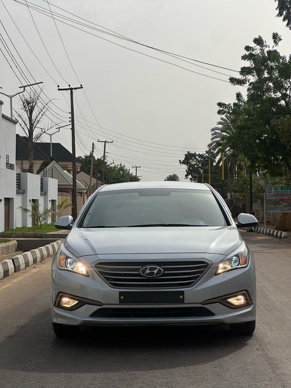 FOREIGN USED 2016 HY...