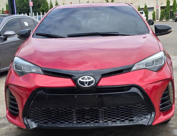 FOREIGN USED 2018 UPGRADED TOYOTA COROLLA FOR SALE