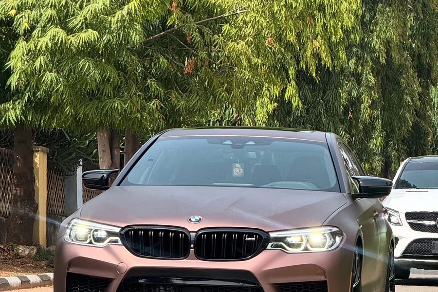 FOREIGN USED 2019 BM...
