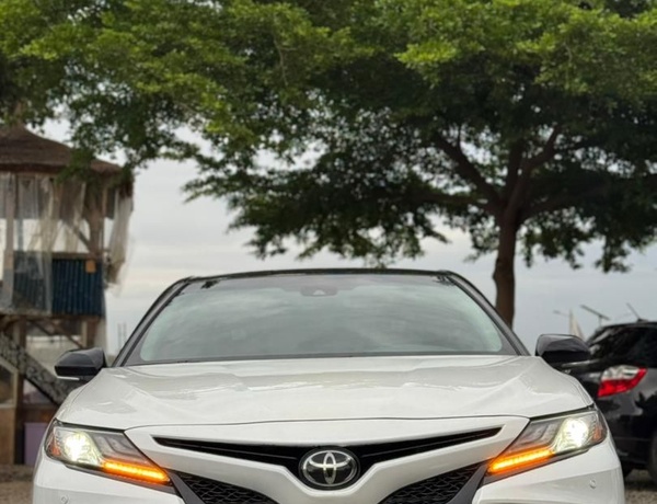 FOREIGN USED 2019 TOYOTA CAMRY XSE FULL OPTION FOR SALE
