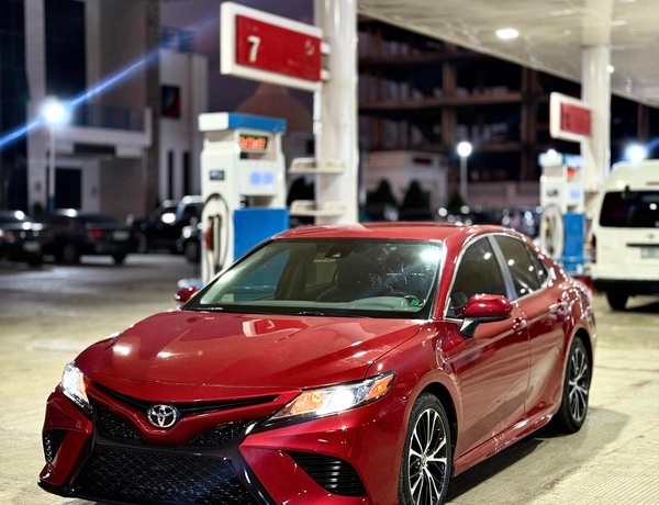 FOREIGN USED 2020 TOYOTA CAMRY SE FOR SALE