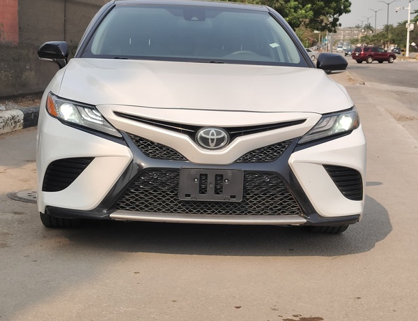 Foreign used 2020 Toyota Camry XSE  In Ikeja