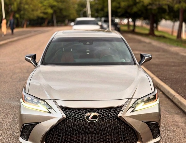 FOREIGN USED 2021 LEXUS ES250 F-SPORT FOR SALE
