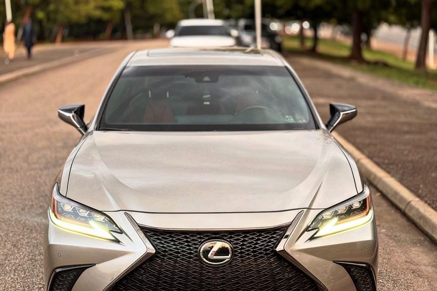 FOREIGN USED 2021 LE...