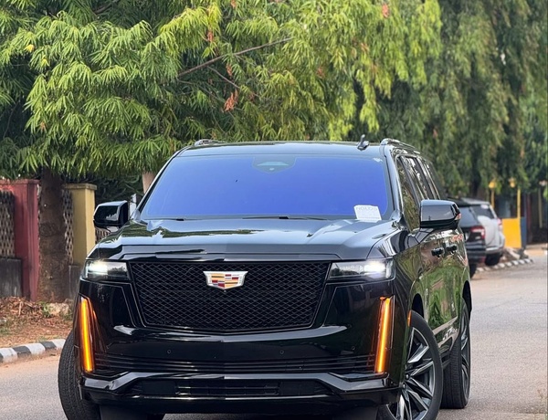 FOREIGN USED 2022 CADILLAC ESCALADE