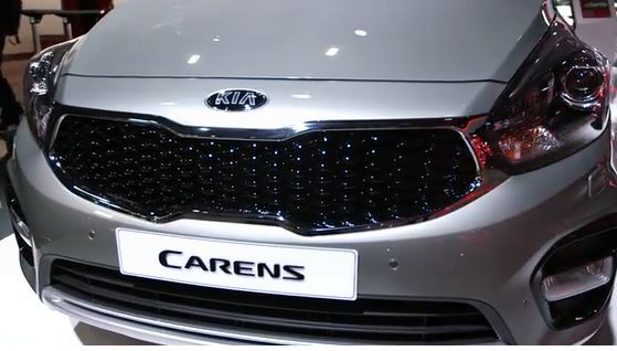  Kia Carens 
