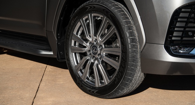 LEXUS LX 600 2024