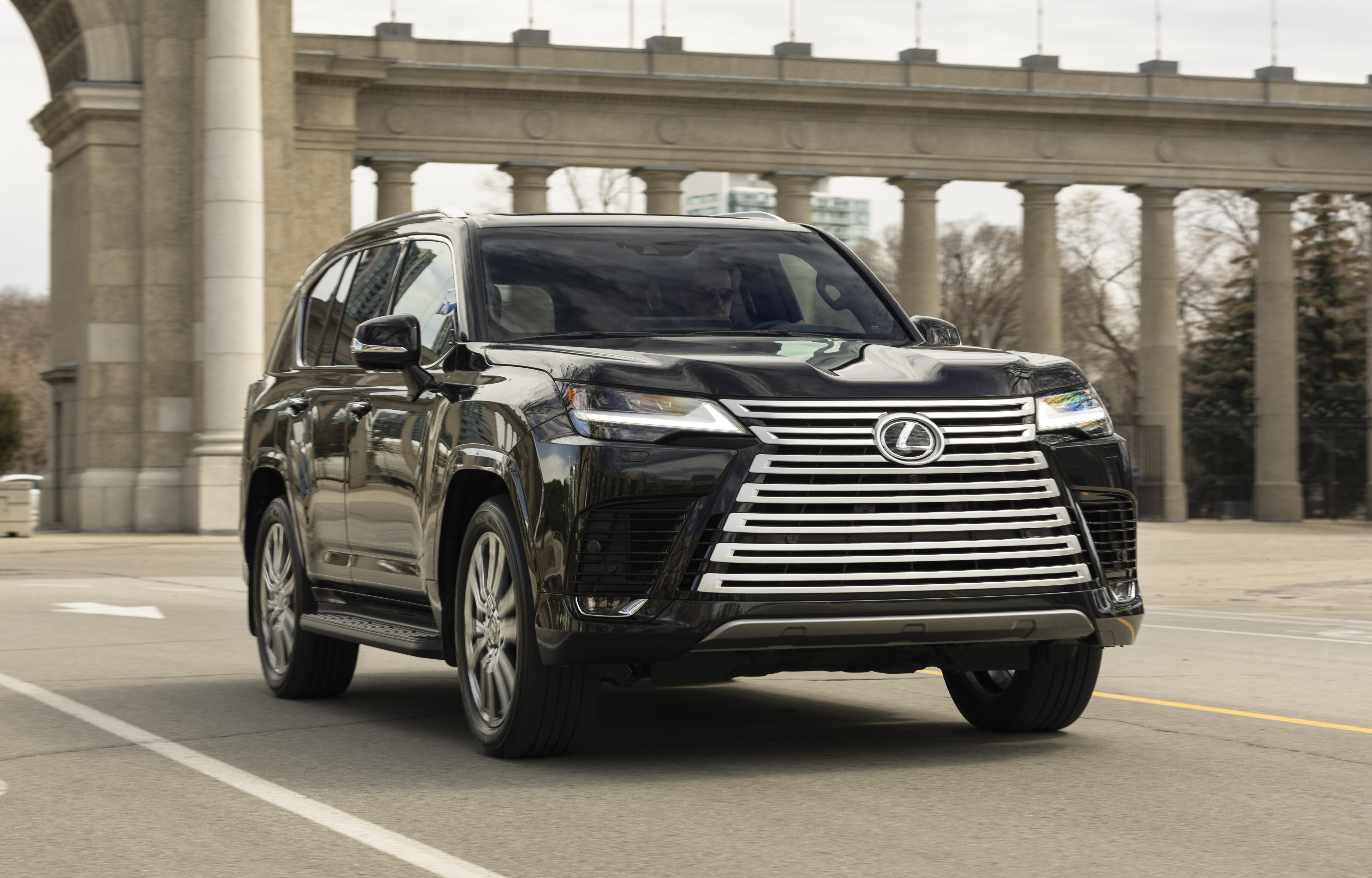 LEXUS LX 600