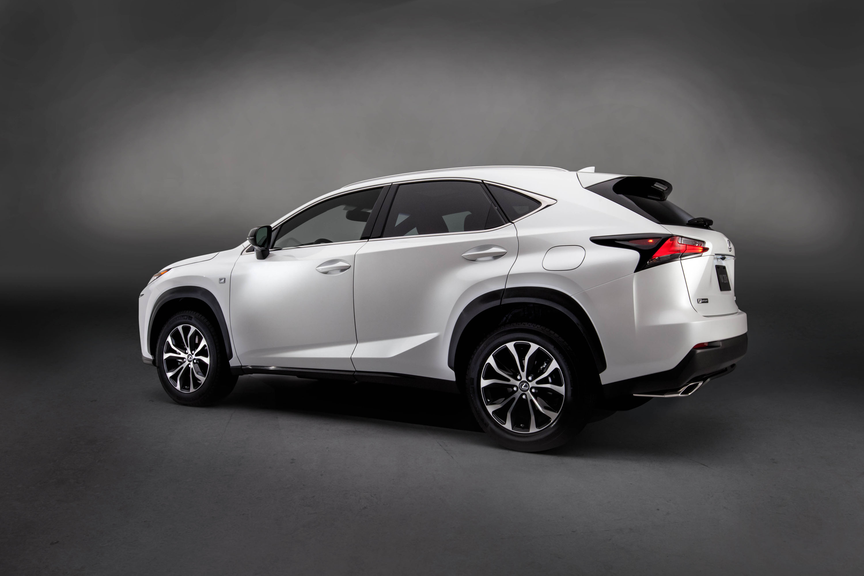  Lexus Nx200t 