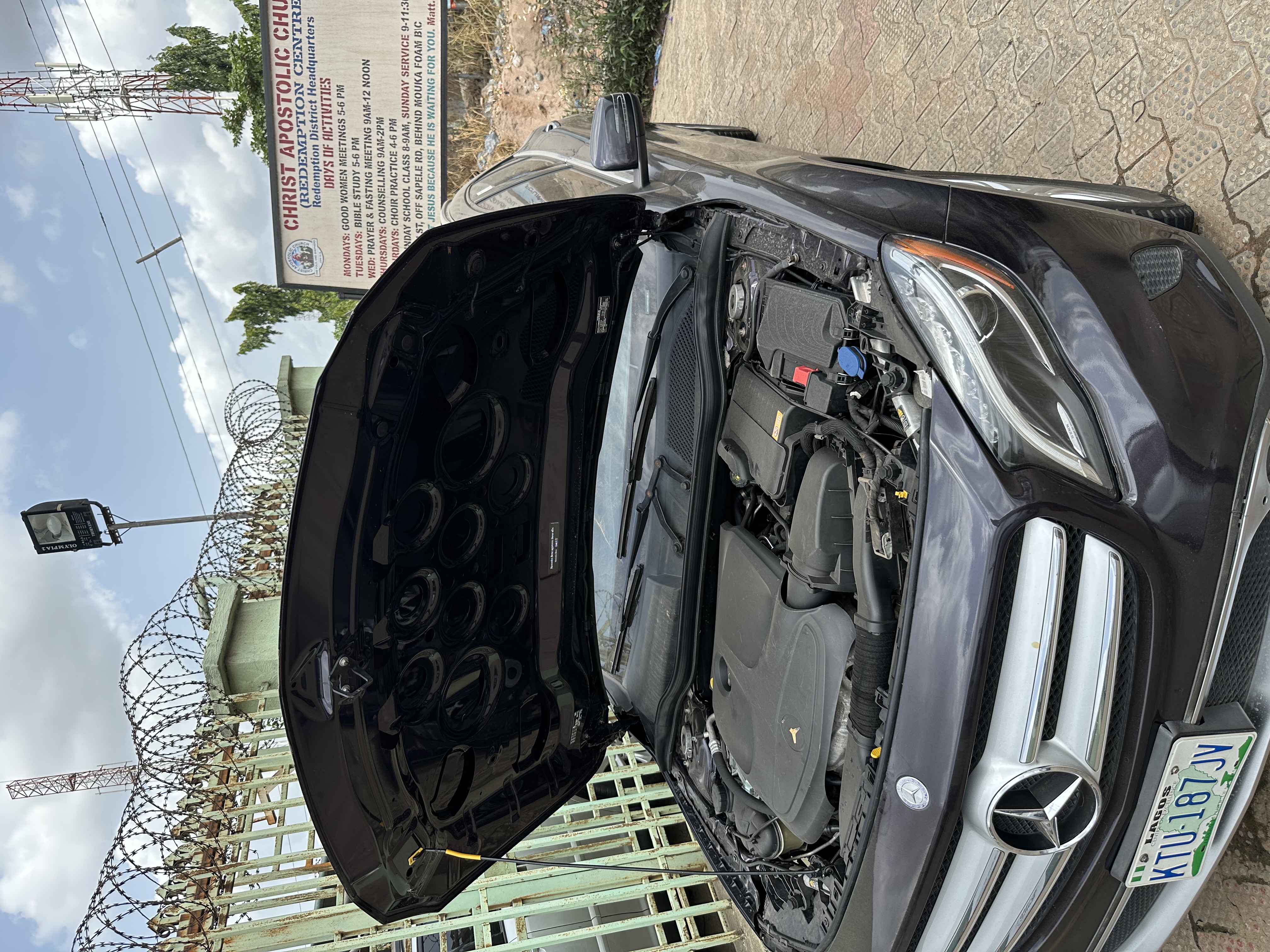 Mercedes Benz GLA 25...