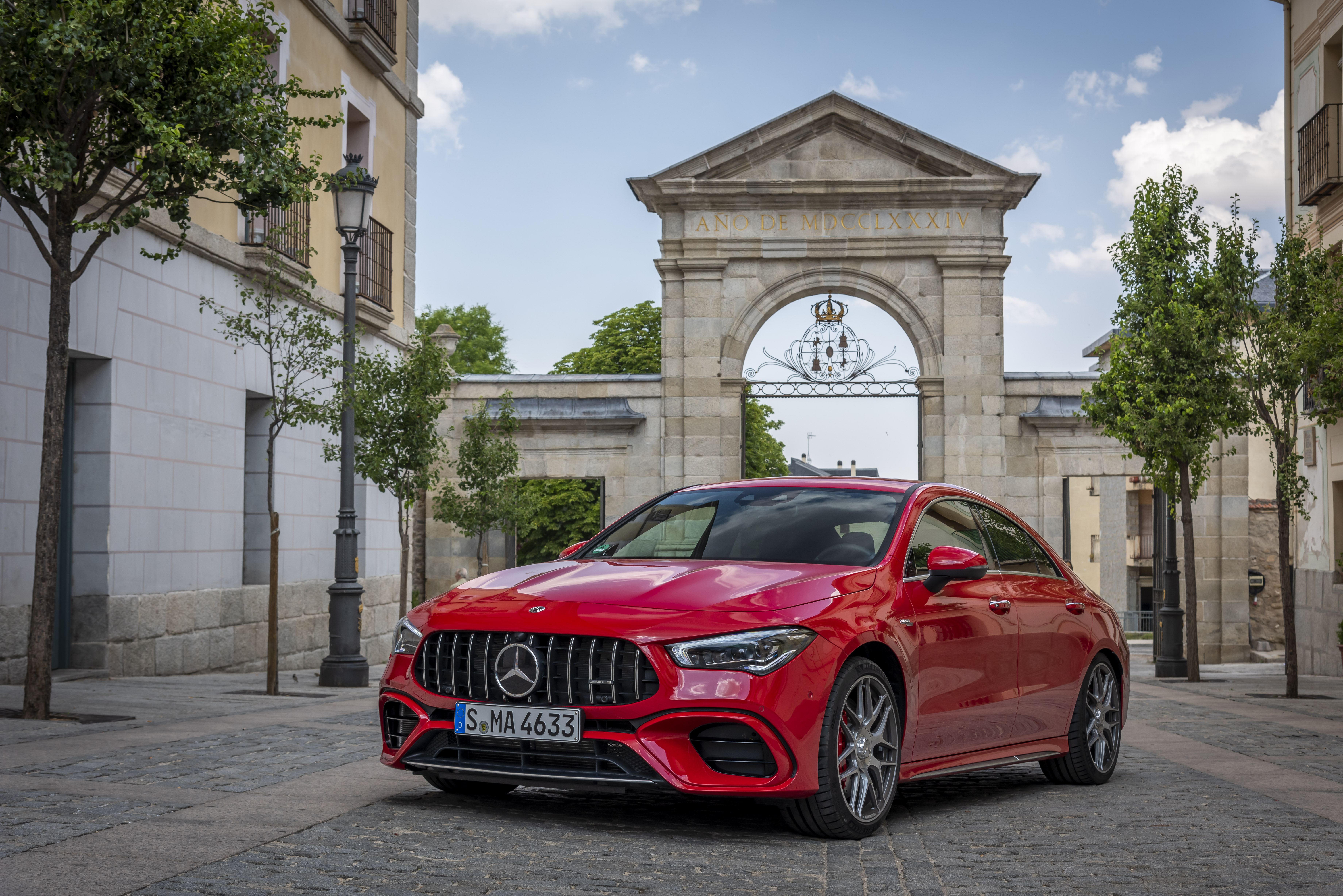 Mercedes-Benz GLA-Cl...