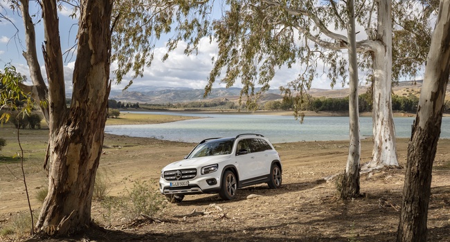 MERCEDES-BENZ GLB250 2021