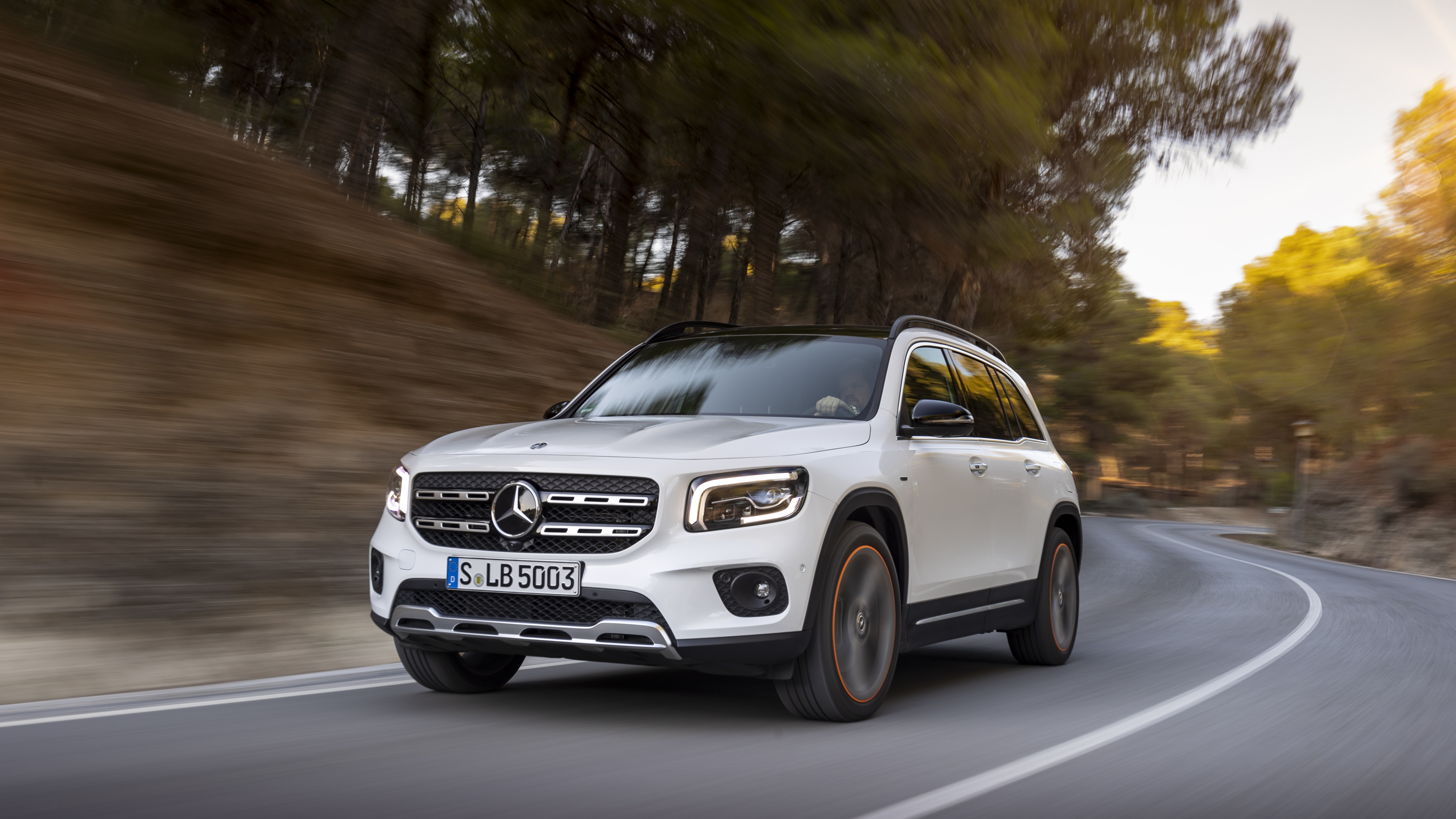 MERCEDES-BENZ GLB250
