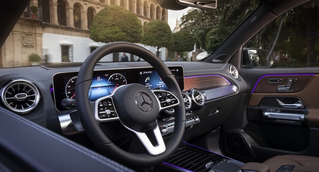 MERCEDES-BENZ GLB250 2021