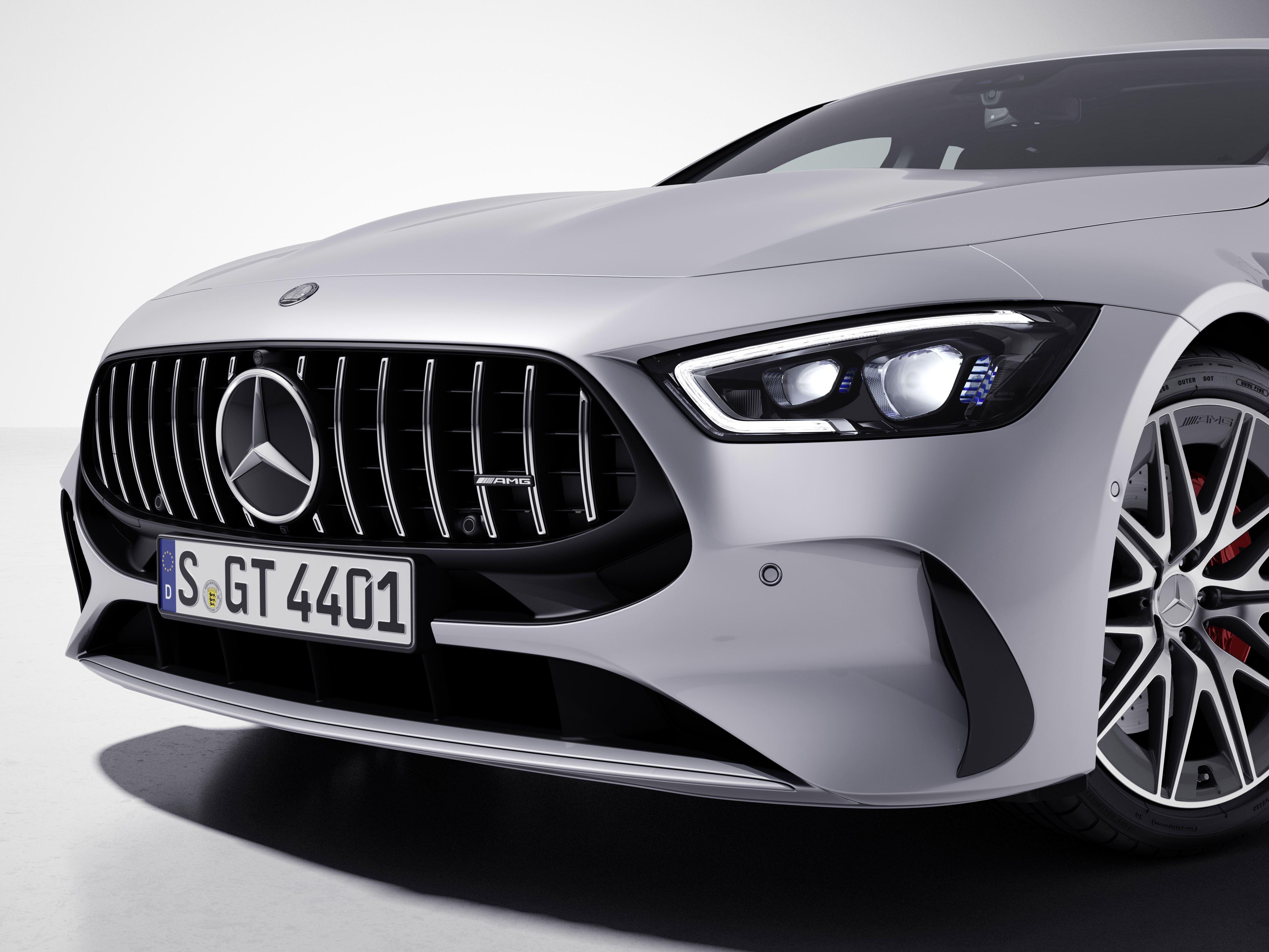  MERCEDES-BENZ GT53 AMG 
