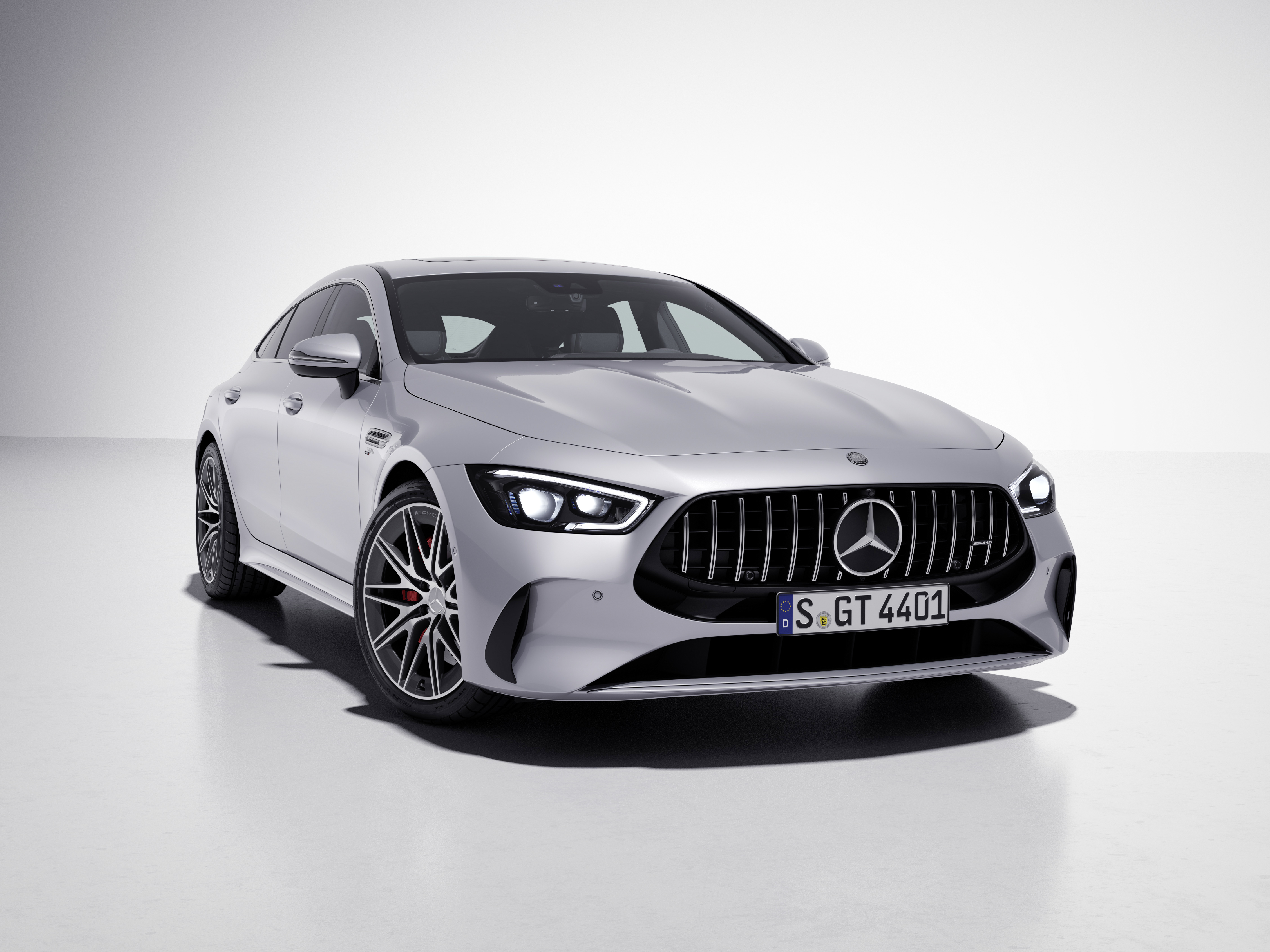  MERCEDES-BENZ GT53 AMG 