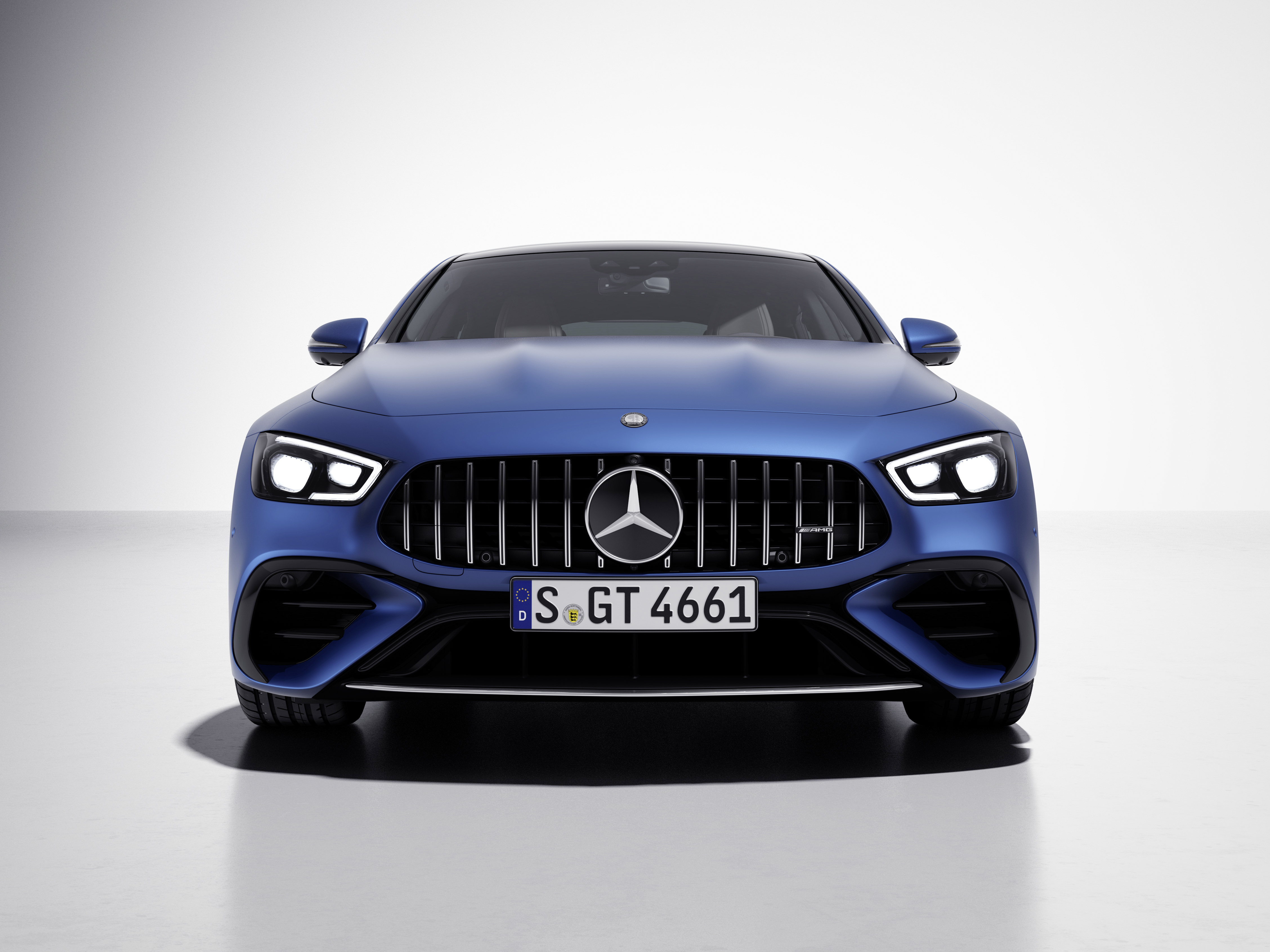  MERCEDES-BENZ GT53 AMG 