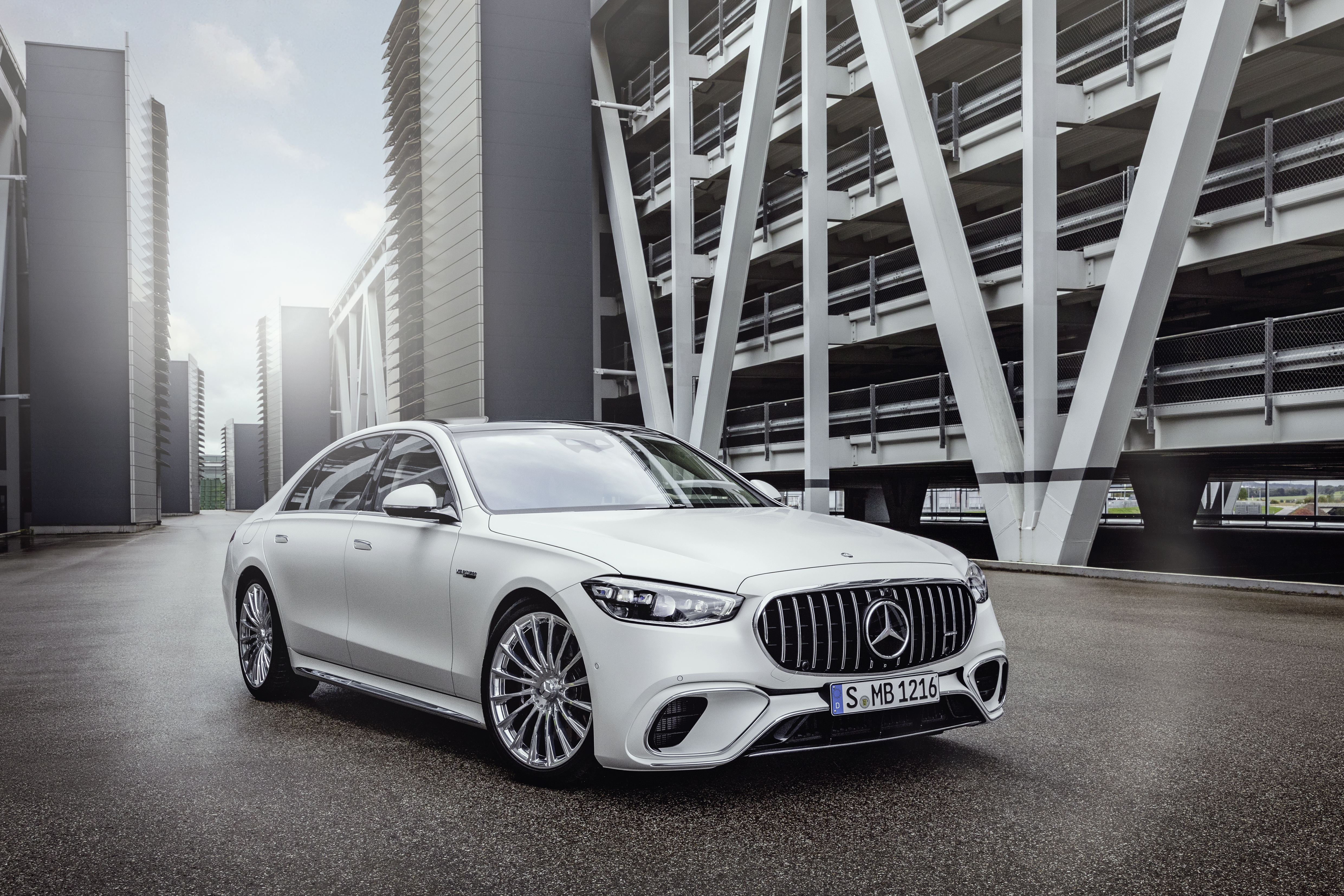  Mercedes-Benz S-class 