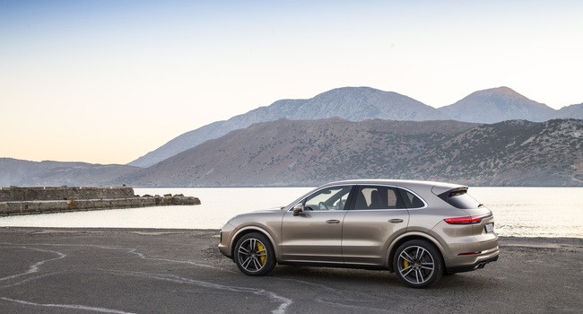 Porsche Cayenne Turbo 2015