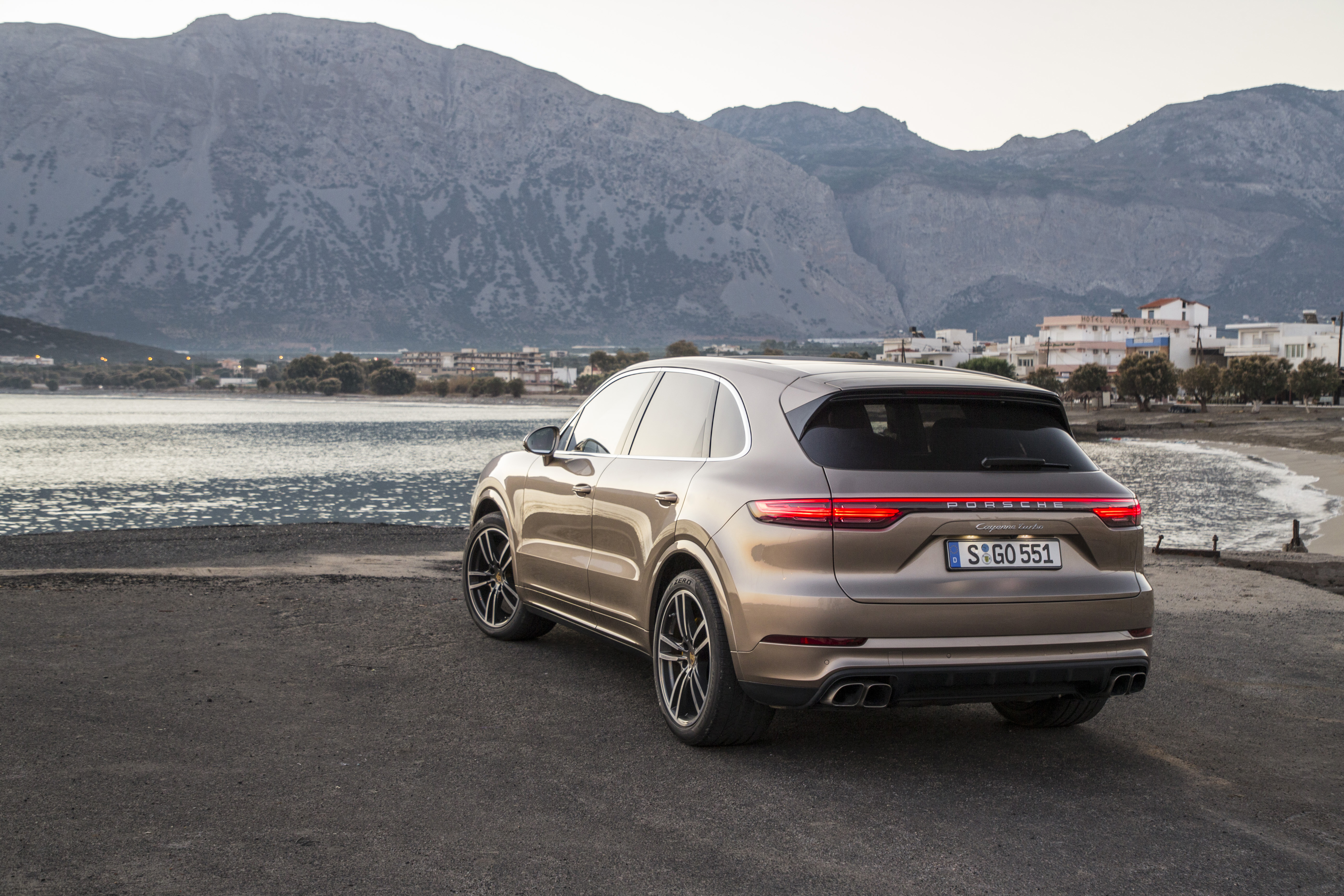  Porsche Cayenne Turbo 