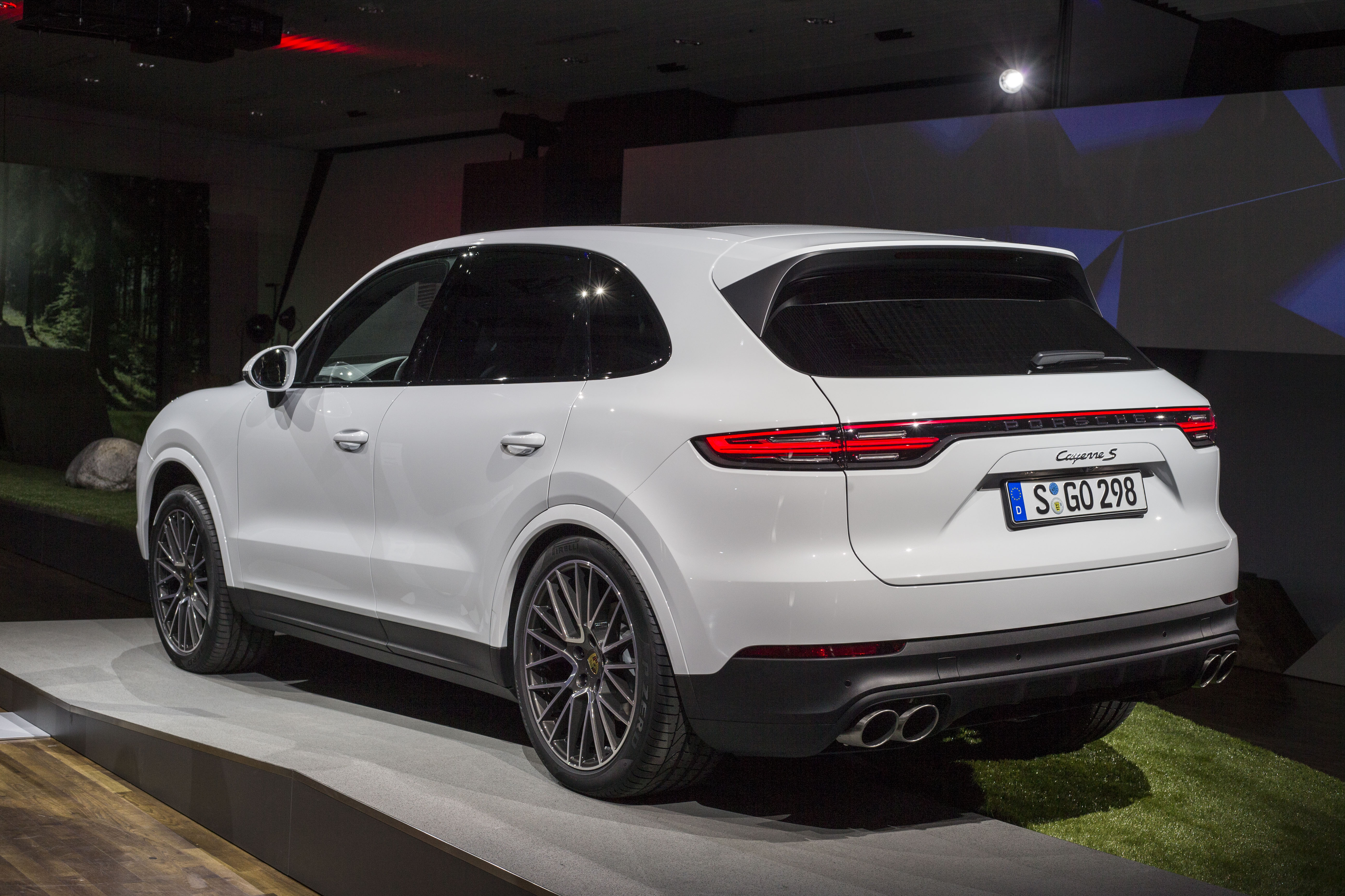  Porsche Cayenne Turbo S 