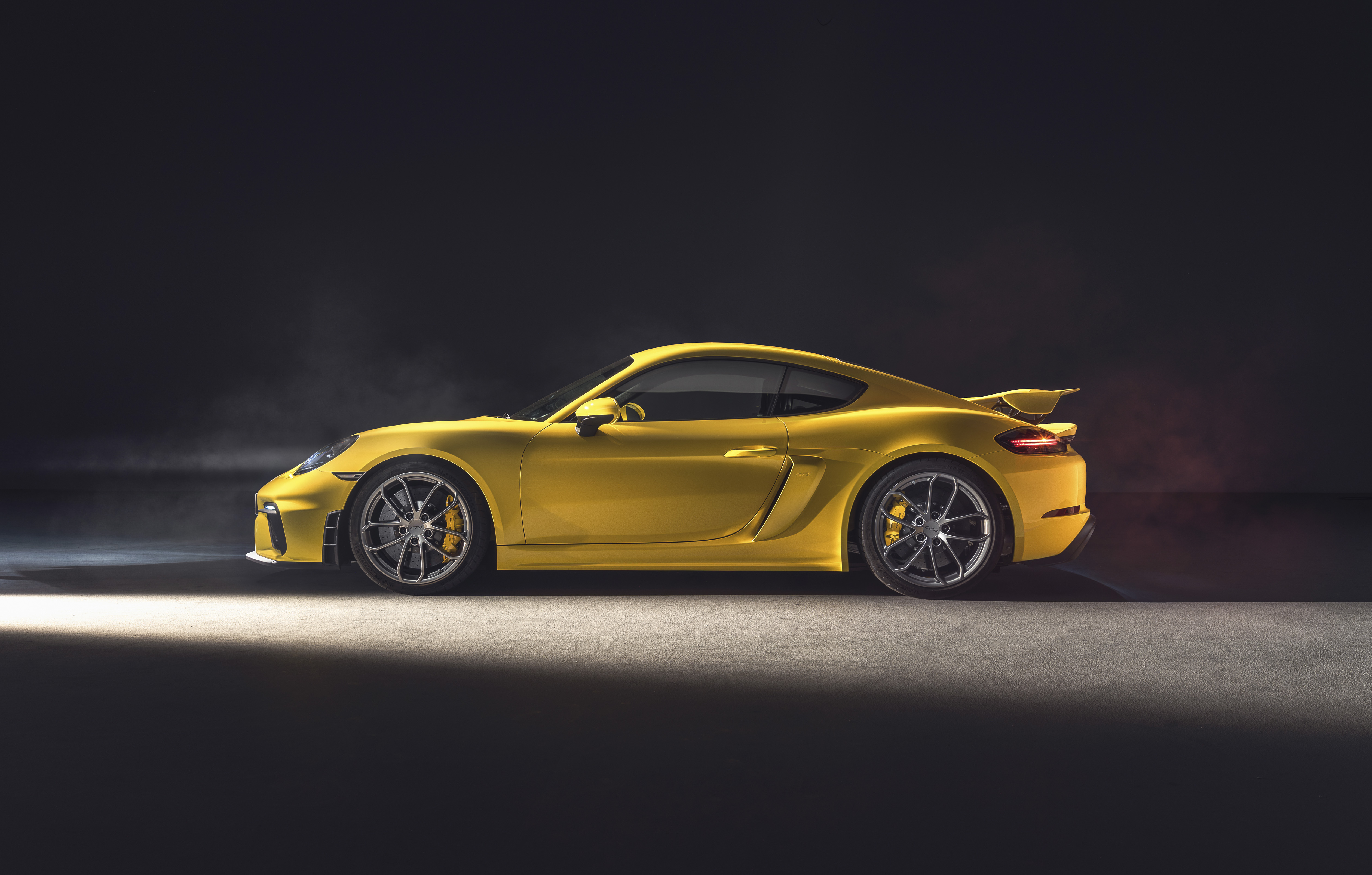  Porsche Cayman GT4 