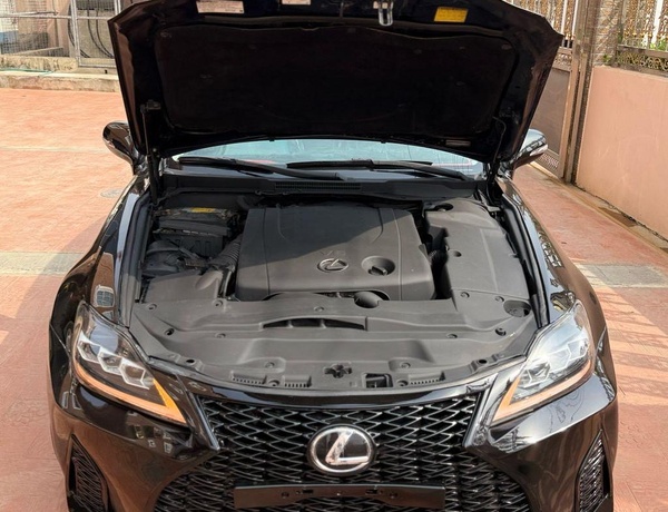 Registered Lexus is250 2009
