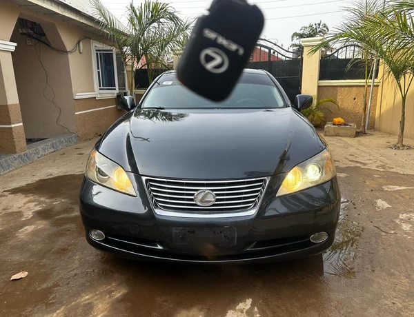 TOKS STANDARD 2008 LEXUS ES350 FULL OPTION FOR SALE