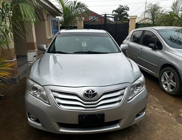 TOKS STANDARD 2010 TOYOTA CAMRY XLE FOR SALE
