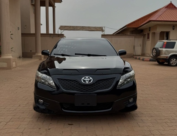 TOKS STANDARD 2011 TOYOTA CAMRY SE FOR SALE