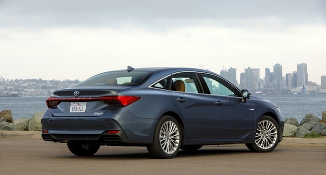 Toyota Avalon-hybrid 2020