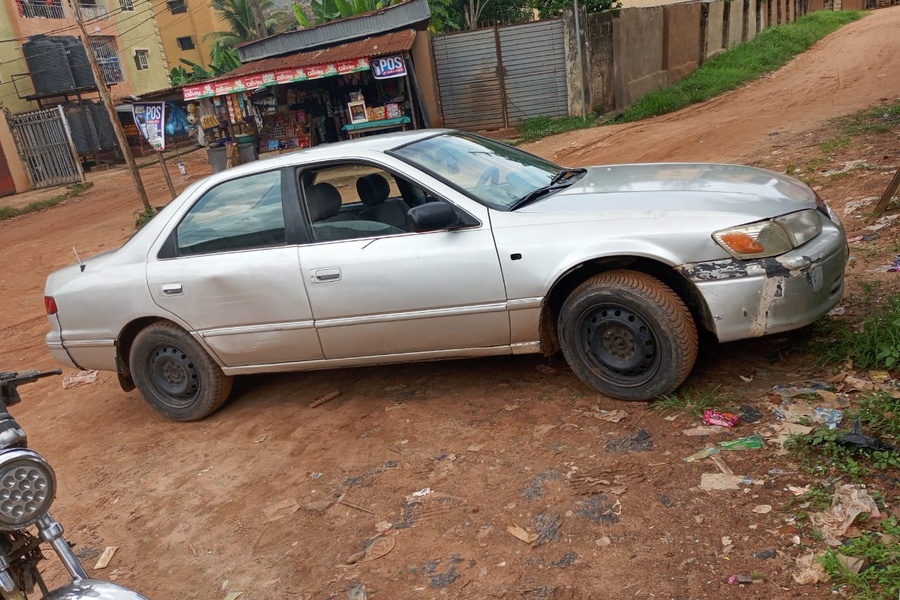 Toyota Camry 2004  2...