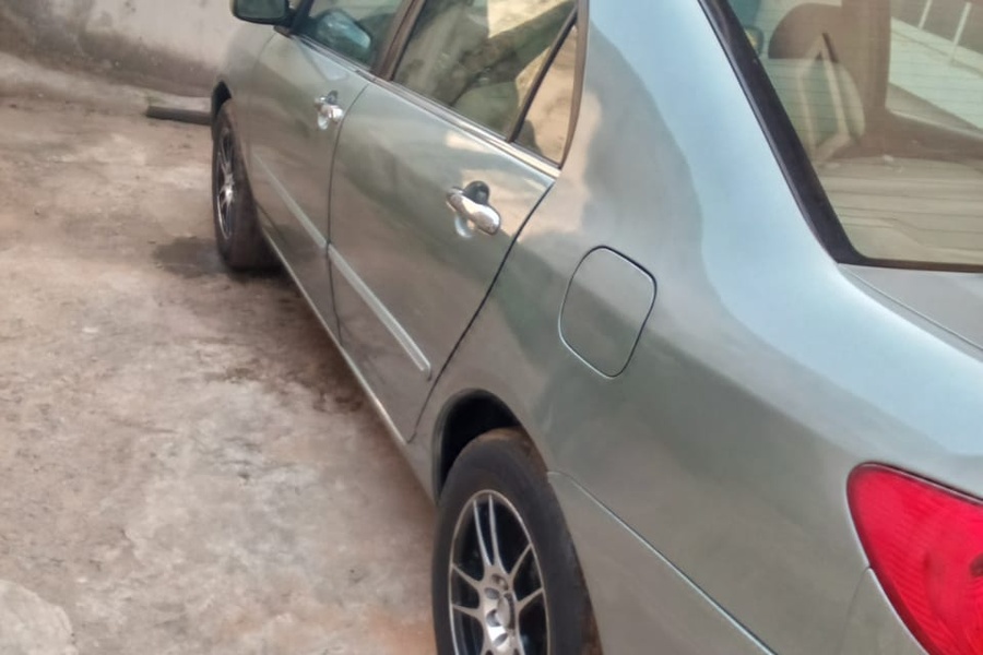 Toyota Corolla 2003...