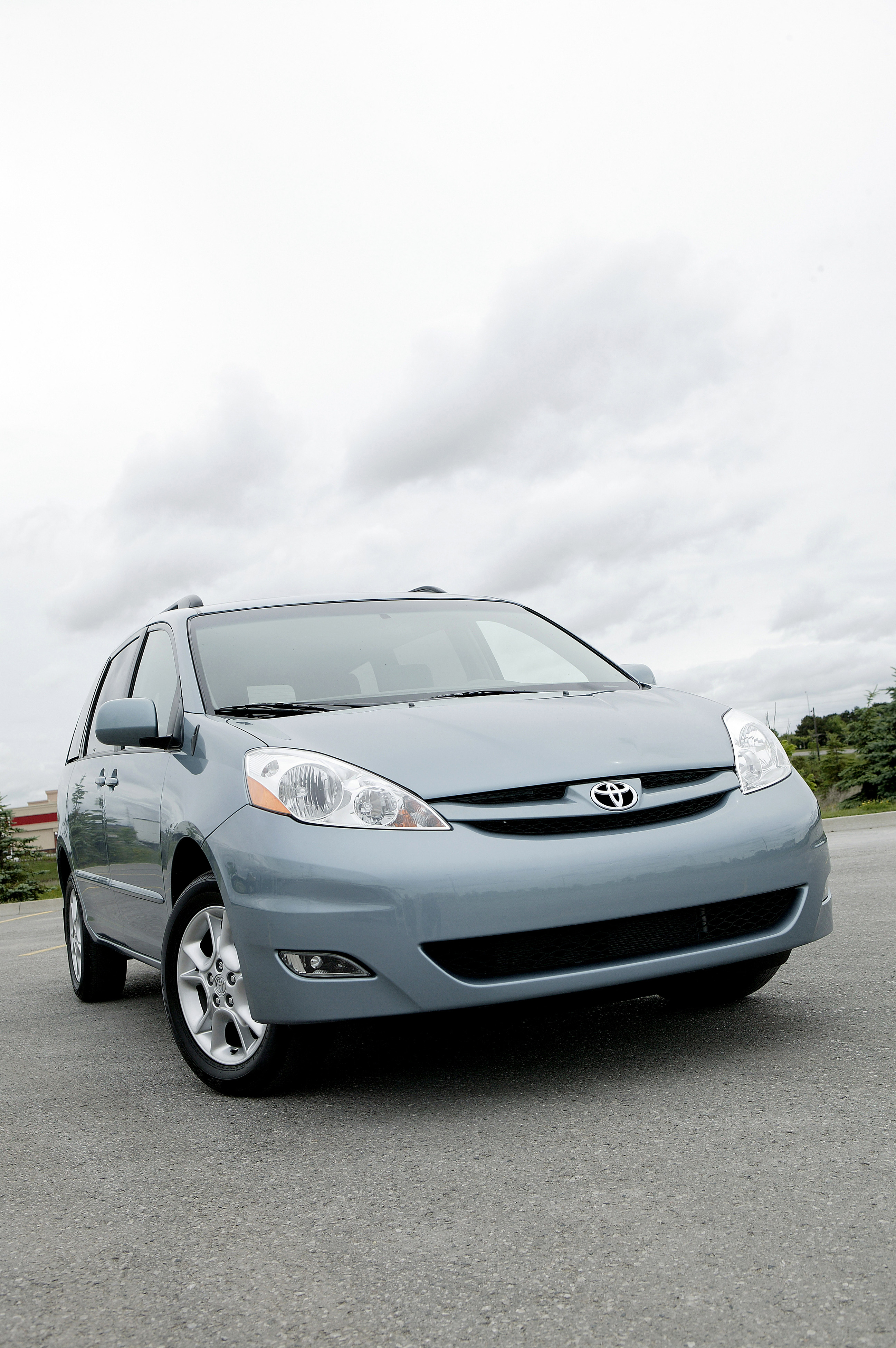  TOYOTA SIENNA LE 