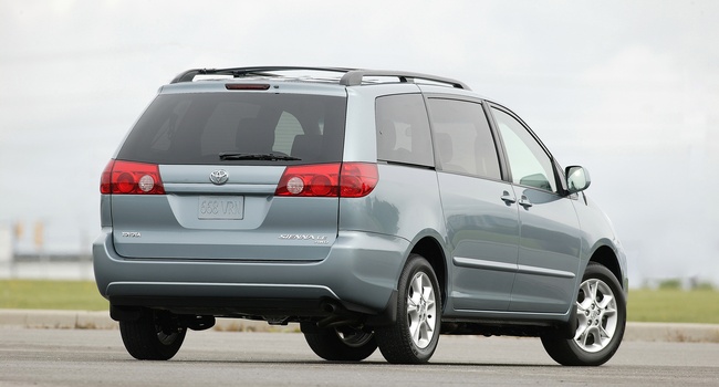 TOYOTA SIENNA LE 2008