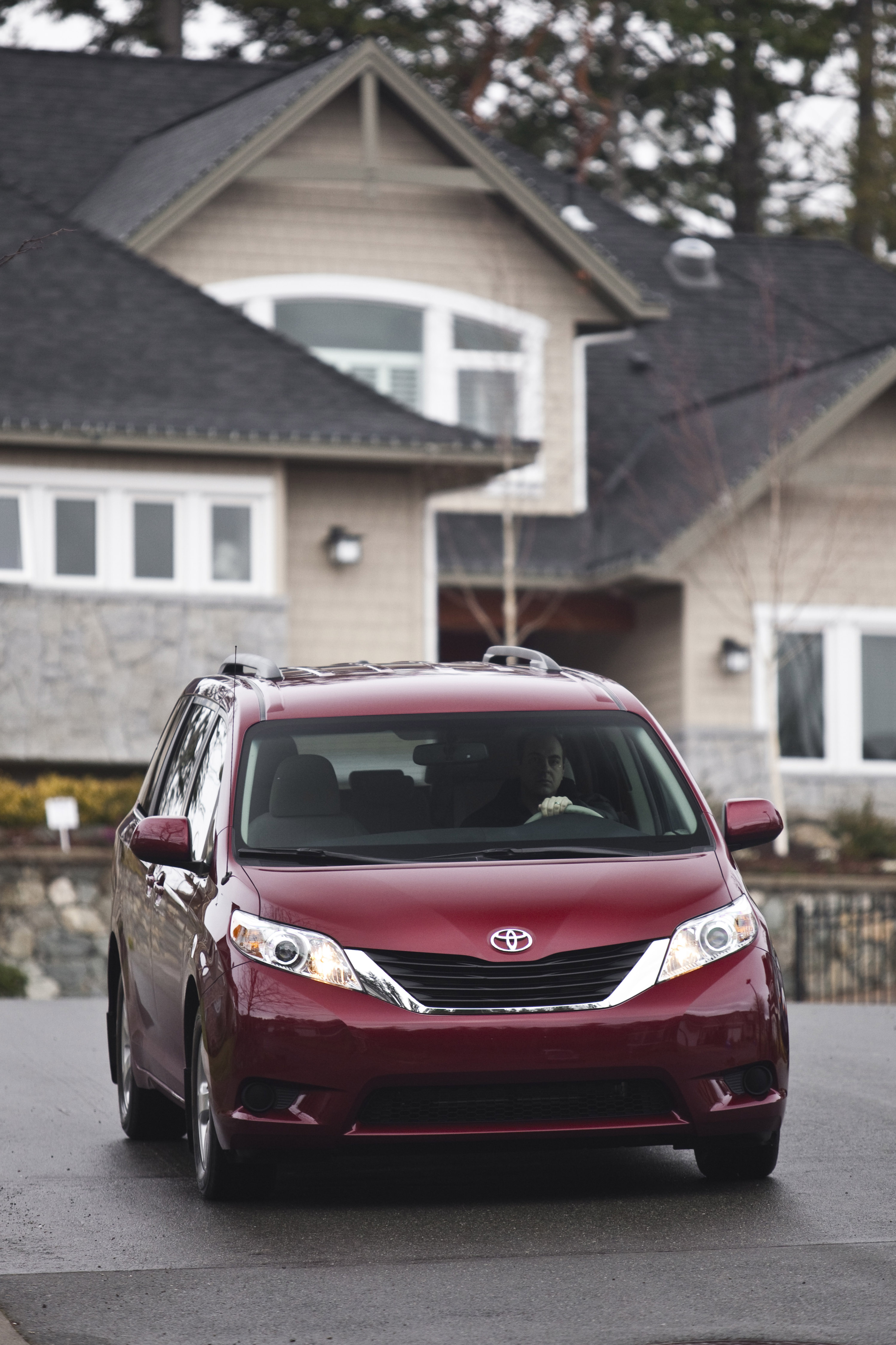  Toyota Sienna LE 