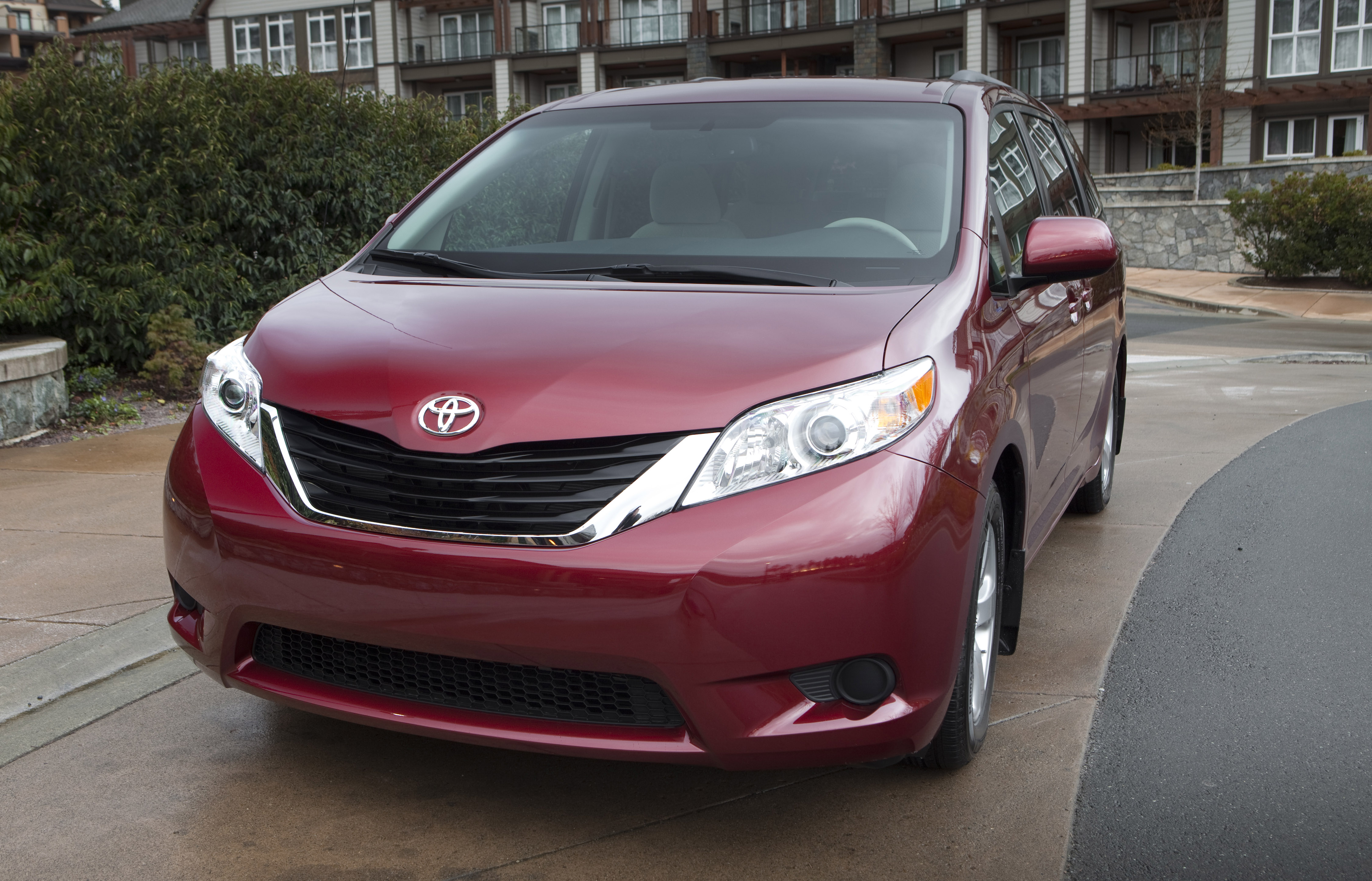 Toyota Sienna LE