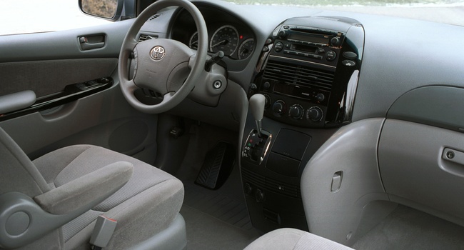 Toyota Sienna SE 2004