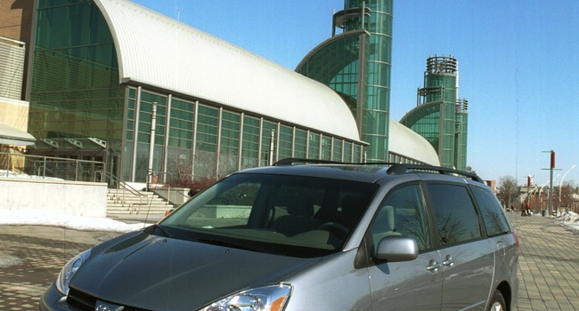 Toyota Sienna SE 2004