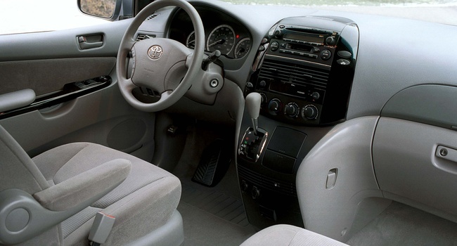Toyota Sienna SE 2004