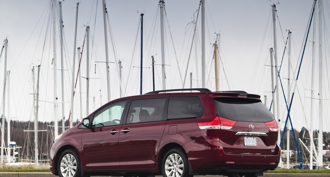 Toyota Sienna SE 2012