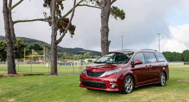 Toyota Sienna SE 2015